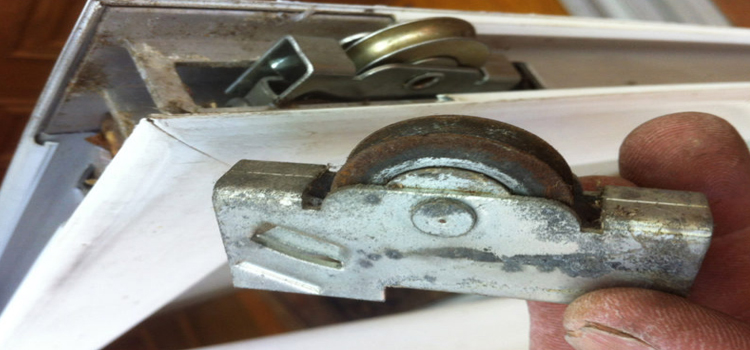 screen door roller repair in West Melbourne